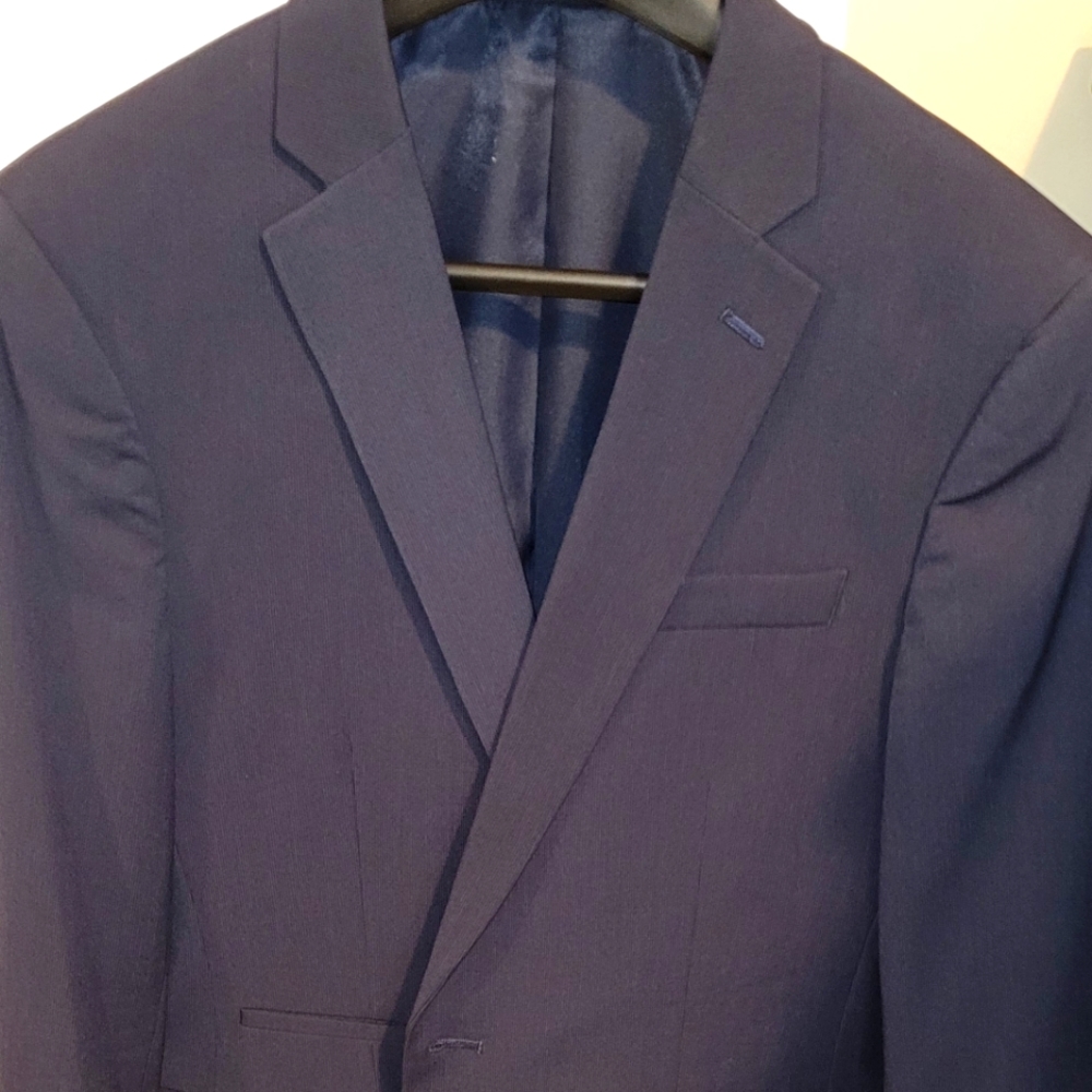Mens Suit. Dark Blue. Blazer: 40R Pants: 32x34